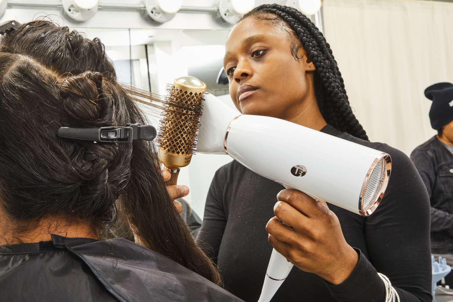 Hair dryer for fine hair with Smart Temperature Control