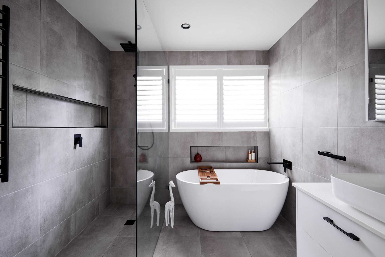 How Elegant Showers Enhance Comfort and Style in Bathrooms