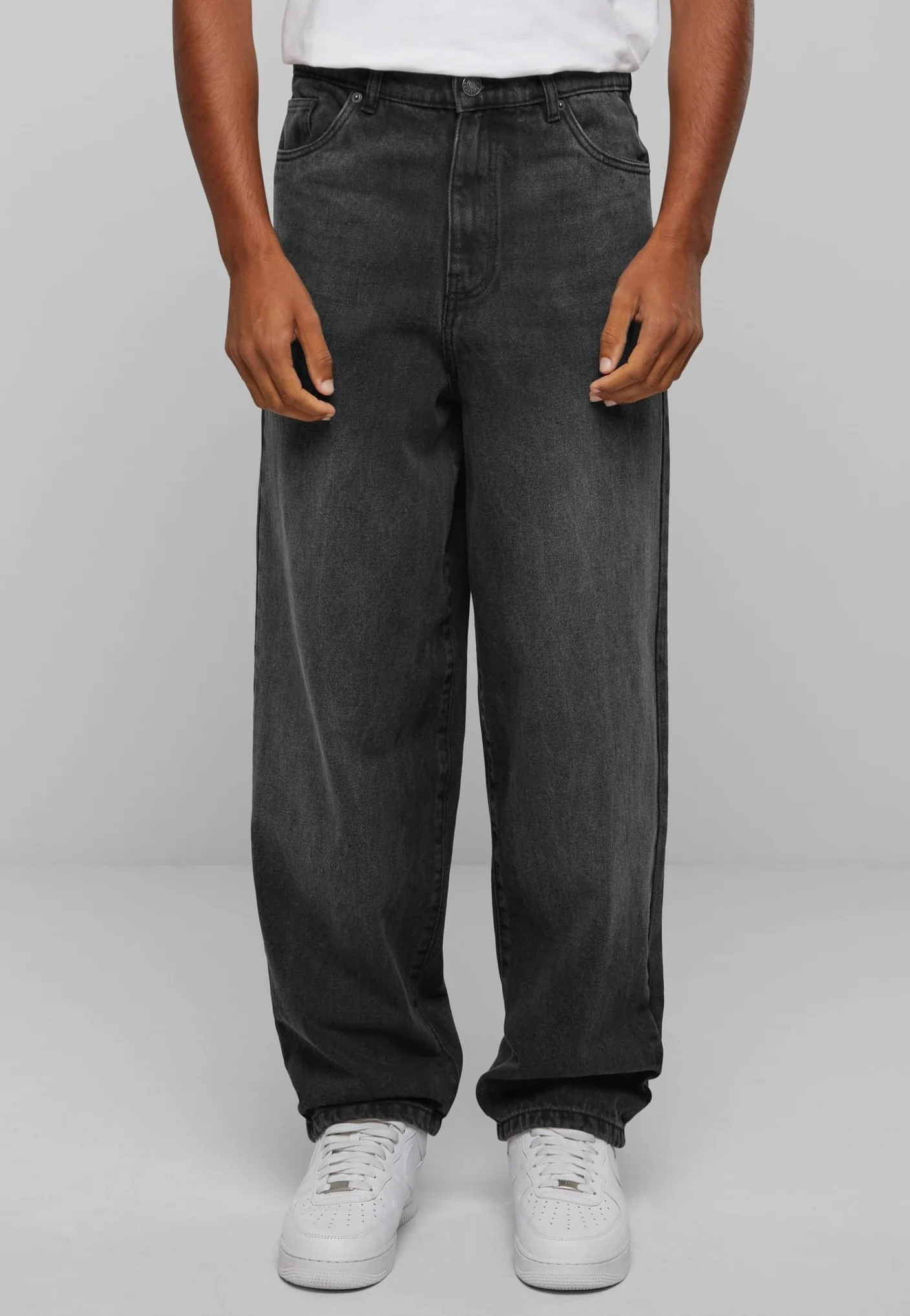 Styling Black Baggy Sweatpants for Urban Outfits